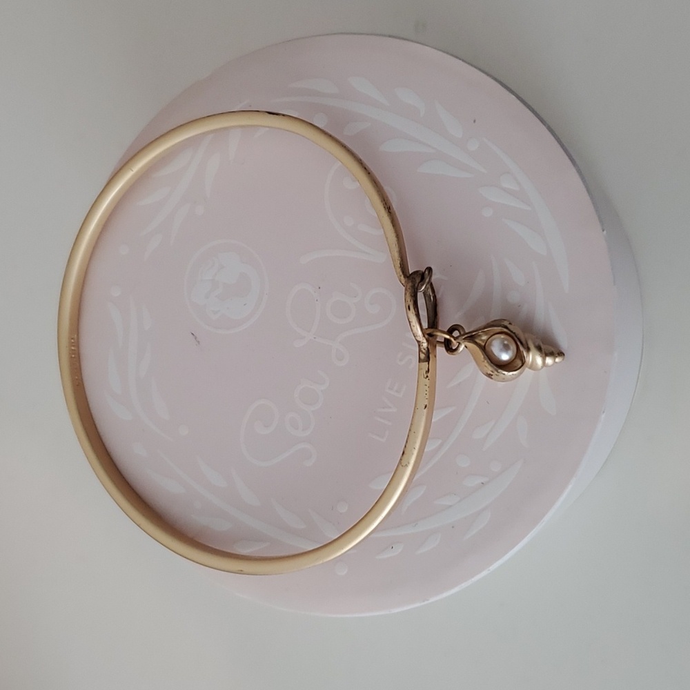 Spartina Shell Pearl Bracelet Gold Plated 🐧 2/$10